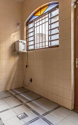 Casa à venda com 386m², 3 quartos e 8 vagas Casa à venda com 386m², 3 quartos e 8 vagasCozinha