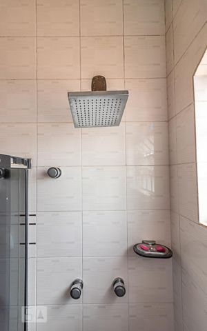 Casa à venda com 386m², 3 quartos e 8 vagas Casa à venda com 386m², 3 quartos e 8 vagasBanheiro do Segundo Andar