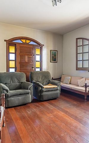 Casa à venda com 386m², 3 quartos e 8 vagas Casa à venda com 386m², 3 quartos e 8 vagasSala do Segundo Andar