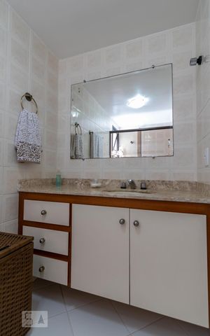 Apartamento à venda com 103m², 3 quartos e 2 vagasBanheiro da Suíte 2
