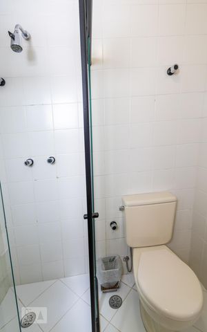 Apartamento à venda com 103m², 3 quartos e 2 vagasBanheiro da Suíte 1