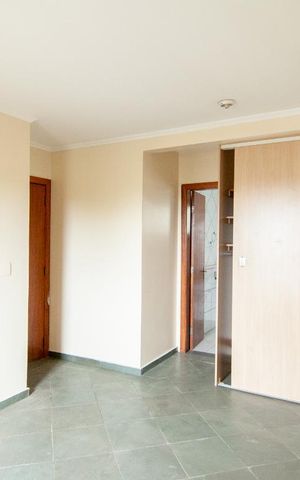 Casa à venda com 216m², 4 quartos e 3 vagas Casa à venda com 216m², 4 quartos e 3 vagasQuarto Suíte / 2º Pavimento