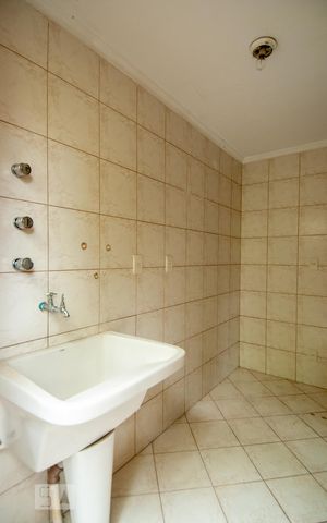 Casa à venda com 216m², 4 quartos e 3 vagas Casa à venda com 216m², 4 quartos e 3 vagasÁrea de Serviço