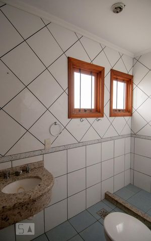 Casa à venda com 216m², 4 quartos e 3 vagas Casa à venda com 216m², 4 quartos e 3 vagasBanheiro / 2º Pavimento