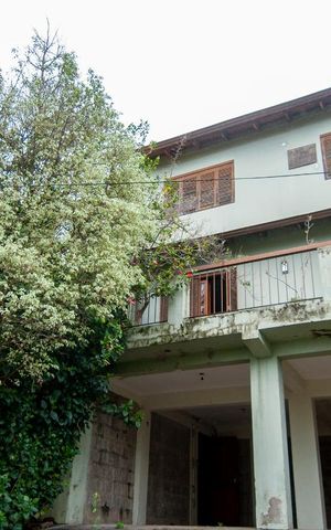 Casa à venda com 216m², 4 quartos e 3 vagas Casa à venda com 216m², 4 quartos e 3 vagasFachada