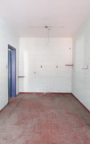 Casa à venda com 468m², 8 quartos e sem vagaCozinha