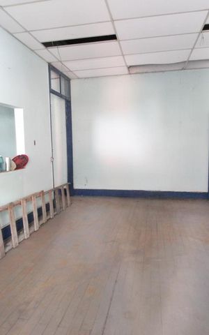 Casa à venda com 468m², 8 quartos e sem vagaSala