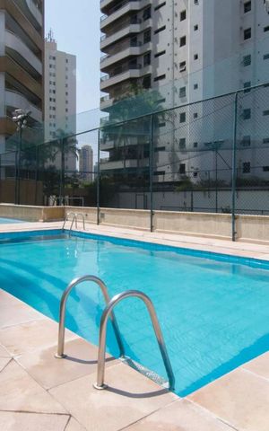 Apartamento à venda com 140m², 3 quartos e 4 vagasPiscina