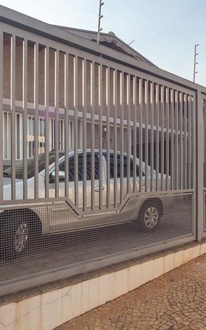 Casa à venda com 270m², 4 quartos e 8 vagasFachada da casa