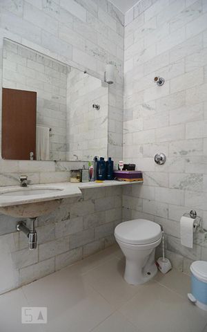Apartamento para alugar com 154m², 3 quartos e 4 vagasBanheiro da Suíte