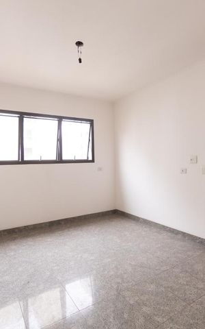 Apartamento à venda com 346m², 4 quartos e 4 vagas Apartamento à venda com 346m², 4 quartos e 4 vagasSala de Almoço
