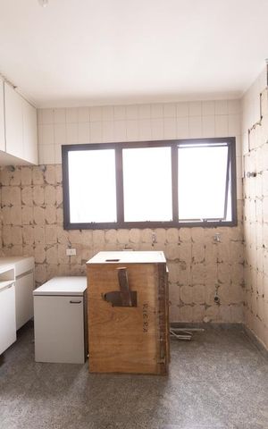Apartamento à venda com 346m², 4 quartos e 4 vagas Apartamento à venda com 346m², 4 quartos e 4 vagasÁrea de Serviço