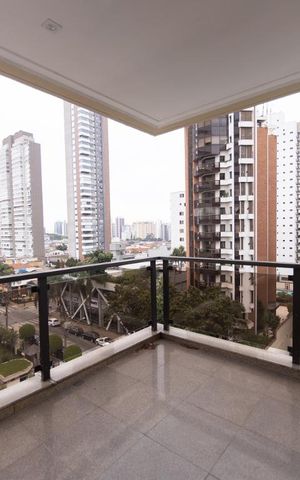 Apartamento à venda com 346m², 4 quartos e 4 vagas Apartamento à venda com 346m², 4 quartos e 4 vagasVaranda Sala de Estar