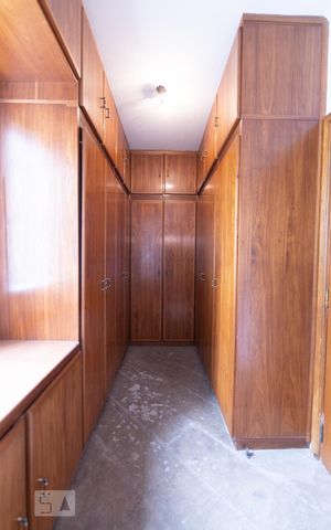 Apartamento à venda com 346m², 4 quartos e 4 vagas Apartamento à venda com 346m², 4 quartos e 4 vagasCloset Suite 4