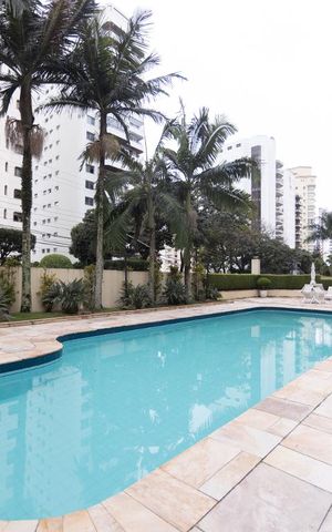 Apartamento à venda com 346m², 4 quartos e 4 vagas Apartamento à venda com 346m², 4 quartos e 4 vagasPiscina