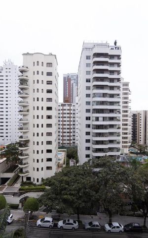 Apartamento à venda com 346m², 4 quartos e 4 vagas Apartamento à venda com 346m², 4 quartos e 4 vagasVista da Suite 1