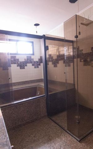 Apartamento à venda com 346m², 4 quartos e 4 vagas Apartamento à venda com 346m², 4 quartos e 4 vagasBanheiro da Suite 4