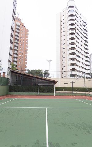 Apartamento à venda com 346m², 4 quartos e 4 vagas Apartamento à venda com 346m², 4 quartos e 4 vagasQuadra Esportiva
