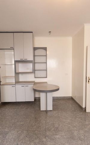 Apartamento à venda com 346m², 4 quartos e 4 vagas Apartamento à venda com 346m², 4 quartos e 4 vagasCozinha
