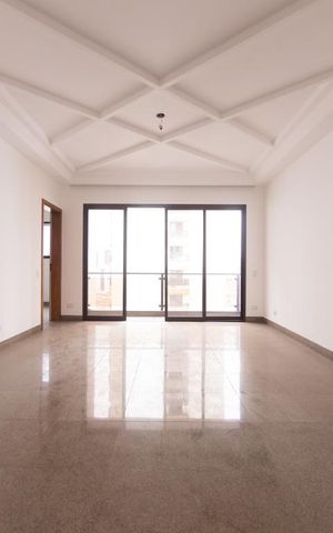 Apartamento à venda com 346m², 4 quartos e 4 vagas Apartamento à venda com 346m², 4 quartos e 4 vagasSala de Jantar