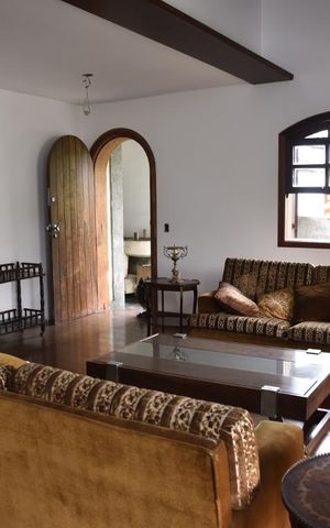 Casa de condomínio para alugar com 450m², 4 quartos e 2 vagasSala