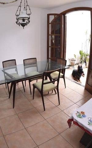 Casa de condomínio para alugar com 450m², 4 quartos e 2 vagasSala