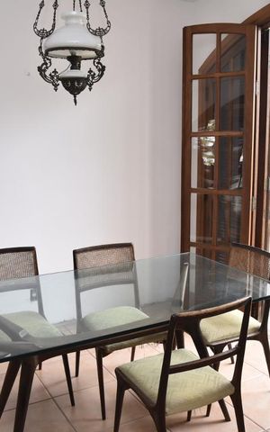 Casa de condomínio para alugar com 450m², 4 quartos e 2 vagasSala