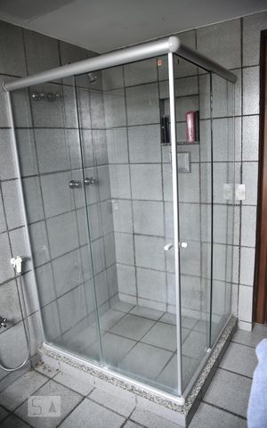 Casa de condomínio para alugar com 450m², 4 quartos e 2 vagasBanheiro 5