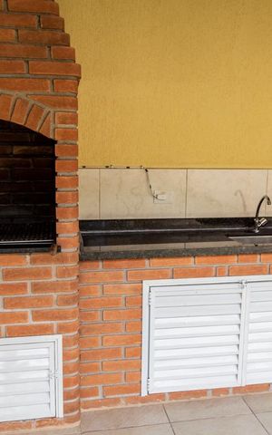 Casa à venda com 160m², 3 quartos e 2 vagas Casa à venda com 160m², 3 quartos e 2 vagasEdícula