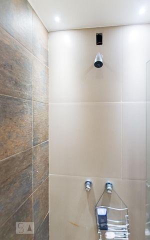 Apartamento à venda com 60m², 2 quartos e 2 vagas Apartamento à venda com 60m², 2 quartos e 2 vagasBanheiro