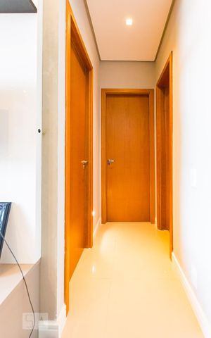 Apartamento à venda com 60m², 2 quartos e 2 vagas Apartamento à venda com 60m², 2 quartos e 2 vagasCorredor