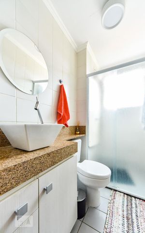 Apartamento à venda com 56m², 2 quartos e 1 vaga Apartamento à venda com 56m², 2 quartos e 1 vagaBanheiro Social