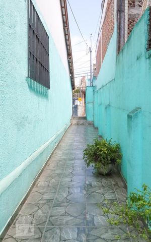 Casa para alugar com 44m², 1 quarto e sem vaga Casa para alugar com 44m², 1 quarto e sem vagaEntrada
