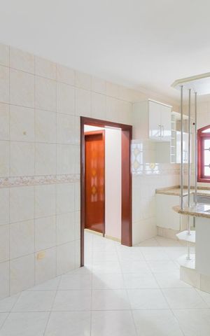 Casa à venda com 200m², 3 quartos e 3 vagasCozinha