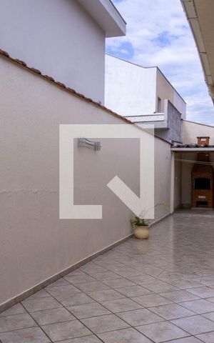 Casa à venda com 220m², 2 quartos e 4 vagas Casa à venda com 220m², 2 quartos e 4 vagasQuintal gourmet