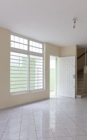 Casa à venda com 250m², 4 quartos e 4 vagasSala