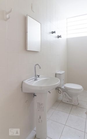 Casa à venda com 250m², 4 quartos e 4 vagasLavabo
