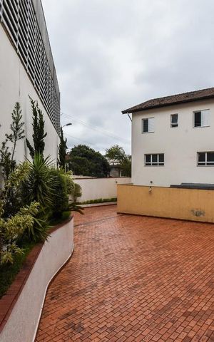 Casa de condomínio à venda com 138m², 3 quartos e 2 vagas Casa de condomínio à venda com 138m², 3 quartos e 2 vagasLateral