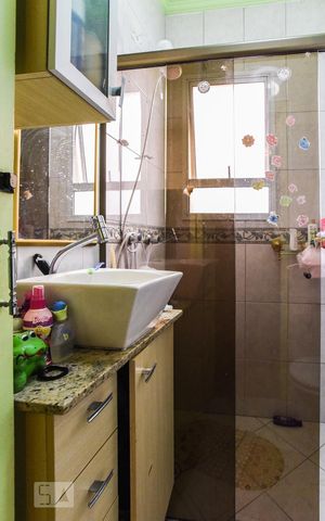 Casa de condomínio à venda com 138m², 3 quartos e 2 vagas Casa de condomínio à venda com 138m², 3 quartos e 2 vagasBanheiro
