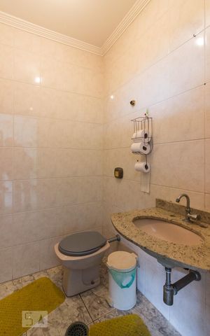 Casa para alugar com 545m², 5 quartos e 6 vagasBanheiro de Serviço