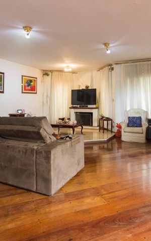 Casa para alugar com 545m², 5 quartos e 6 vagasSala