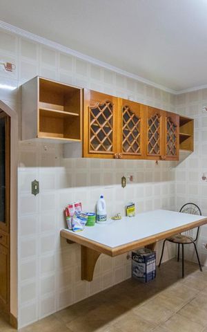 Casa à venda com 350m², 3 quartos e 3 vagas Casa à venda com 350m², 3 quartos e 3 vagasCozinha