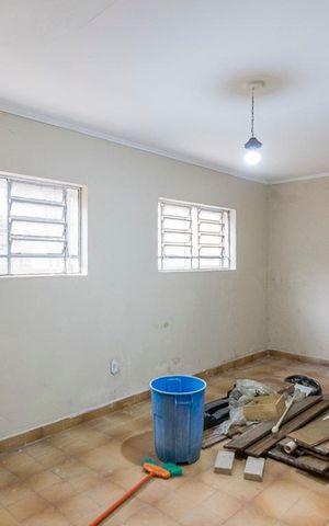 Casa à venda com 350m², 3 quartos e 3 vagas Casa à venda com 350m², 3 quartos e 3 vagasQuarto de Serviço
