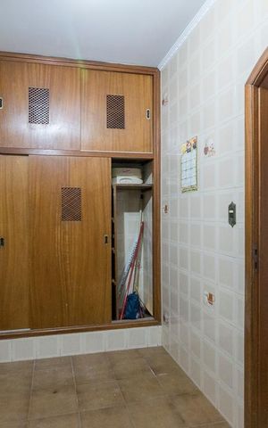 Casa à venda com 350m², 3 quartos e 3 vagas Casa à venda com 350m², 3 quartos e 3 vagasÁrea de Serviço