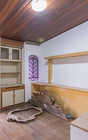 Casa à venda com 350m², 3 quartos e 3 vagas Casa à venda com 350m², 3 quartos e 3 vagasQuarto 2