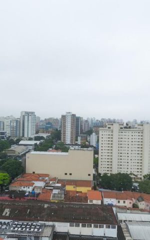 Apartamento para alugar com 107m², 2 quartos e 1 vaga Apartamento para alugar com 107m², 2 quartos e 1 vagaVista da janela do quarto 2