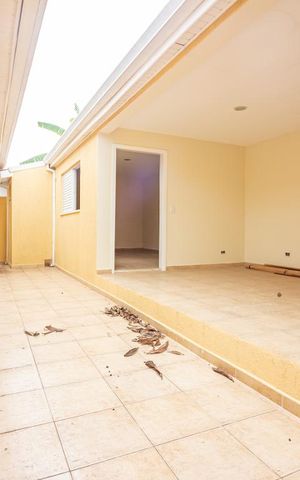 Casa à venda com 300m², 4 quartos e 4 vagas Casa à venda com 300m², 4 quartos e 4 vagasQuintal