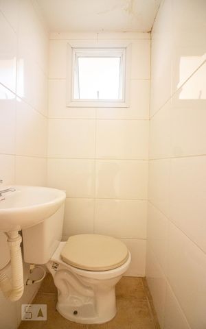Casa à venda com 300m², 4 quartos e 4 vagas Casa à venda com 300m², 4 quartos e 4 vagasBanheiro da Edicula