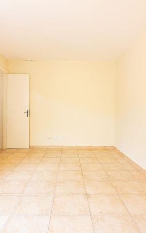 Casa à venda com 300m², 4 quartos e 4 vagas Casa à venda com 300m², 4 quartos e 4 vagasEdícula