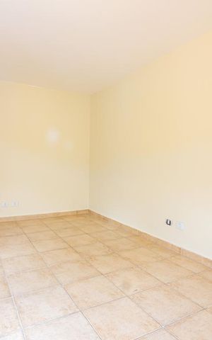 Casa à venda com 300m², 4 quartos e 4 vagas Casa à venda com 300m², 4 quartos e 4 vagasEdícula